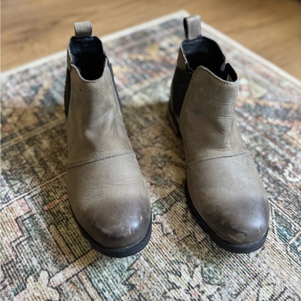 Sorel suade Chelsea Boots size 7